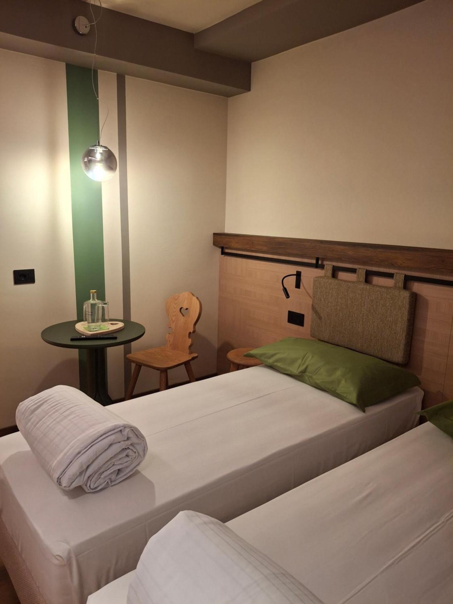 Hotel Dolomiti Saone Tione di Trento Exteriör bild