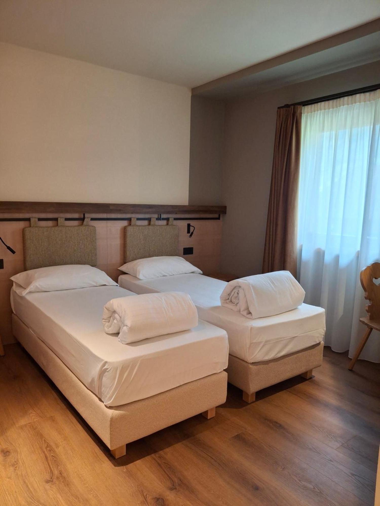 Hotel Dolomiti Saone Tione di Trento Exteriör bild