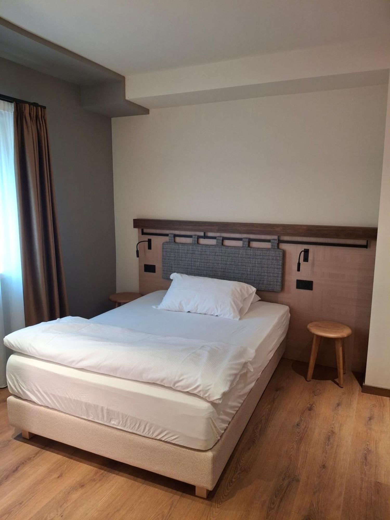 Hotel Dolomiti Saone Tione di Trento Exteriör bild